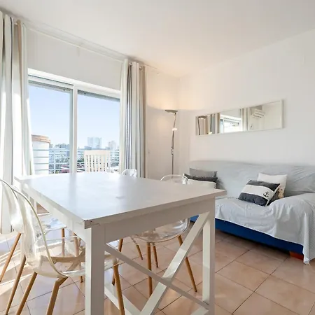 아파트 Hauzify I Apolo *