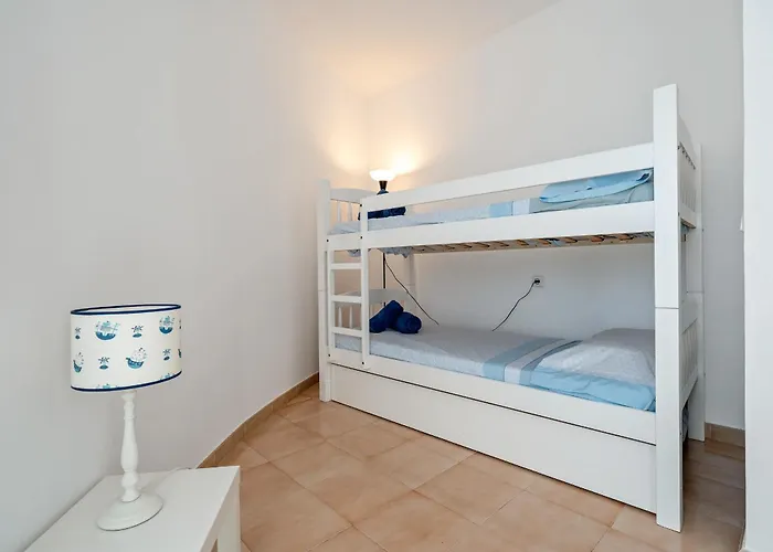 Hauzify I Apolo 아파트