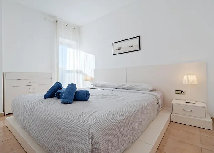 Hauzify I Apolo Apartment