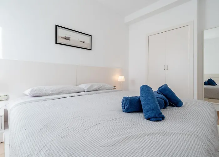 Hauzify I Apolo * Castell-Platja d’Aro